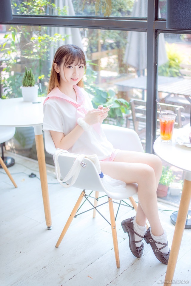 我们从忧患中学得智慧，苦痛中炼出美德来。